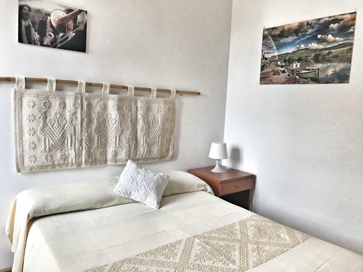 Temo River House Romantic Balcony And Peaceful Retreat In The Heart Of Bosa Exterior foto